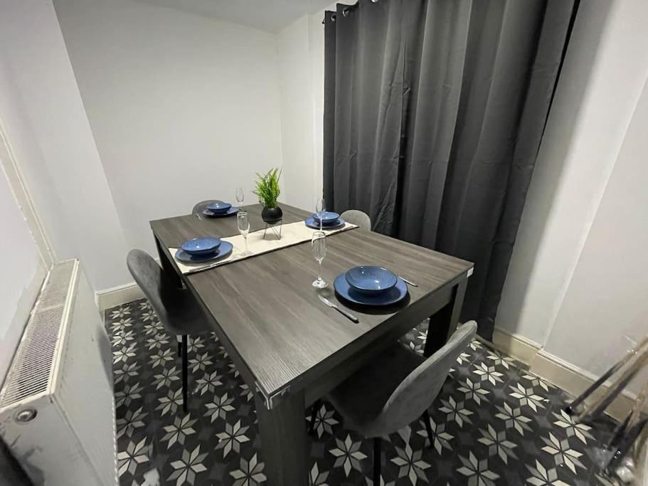 30 Percent Off Weekly Stays - 6 Bedroom House - 11 Beds Μπλάκπουλ Εξωτερικό φωτογραφία