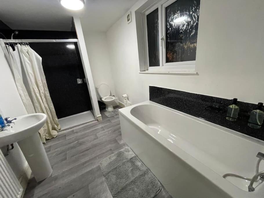 30 Percent Off Weekly Stays - 6 Bedroom House - 11 Beds Μπλάκπουλ Εξωτερικό φωτογραφία